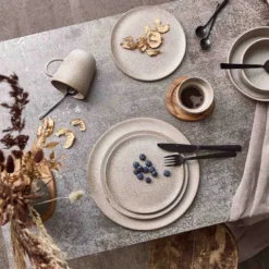 Aida RAW sandy beige frokosttallerken Ø 23 cm