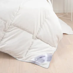 Arctic Passfjell dyne hvid 140x220 cm