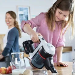 Bosch Unlimited 7 BBS711W stangstøvsuger sort