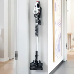 Bosch Unlimited 7 BBS711W stangstøvsuger sort
