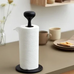 Georg Jensen Alfredo køkkenrulleholder sortlakeret stål
