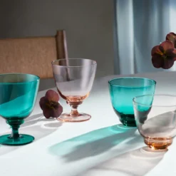 Holmegaard Flow vandglas på fod emerald green 35 cl
