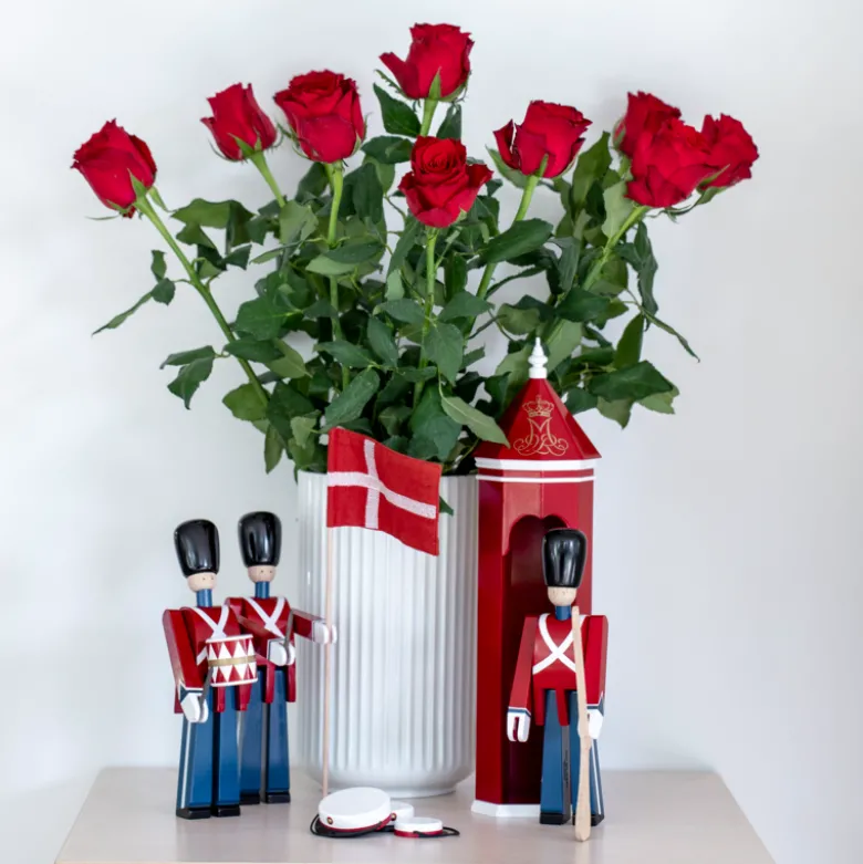 Kay Bojesen Figurines Fanebærer træfigur rød H 29,5 cm
