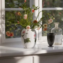 Kähler Hammershøi mors dag-vase 2026 høstanemone H 21 cm