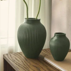Knabstrup Keramik Ripple mat vase mørkegrøn H 20 cm