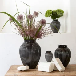 Knabstrup Keramik Ripple vase sort H 12,5 cm