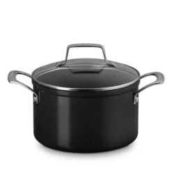 Le Creuset Essential gryde med keramisk belægning 20 cm 3,8 liter
