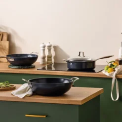 Le Creuset Essential sauterpande med keramisk belægning 26 cm 4 liter