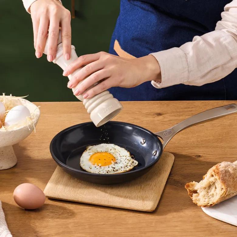 Le Creuset Essential stegepande med keramisk belægning 20 cm