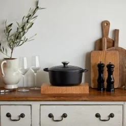 Le Creuset Signature støbejern rund gryde Ø 28 cm matte black