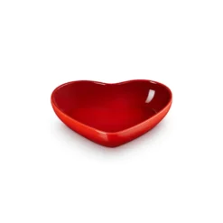 Le Creuset Signature stentøj hjerteformet skål 20 cm Cerise