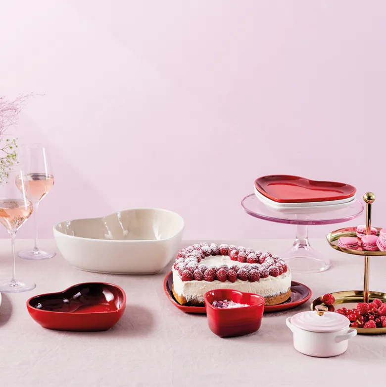 Le Creuset Signature stentøj hjerteformet tallerken 23cm Shell Pink