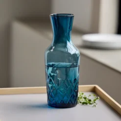 Lyngby Glas Sorrento vandkaraffel blå 1 liter