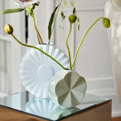 Lyngby Porcelæn Flower marguerit vase hvid H 21 cm