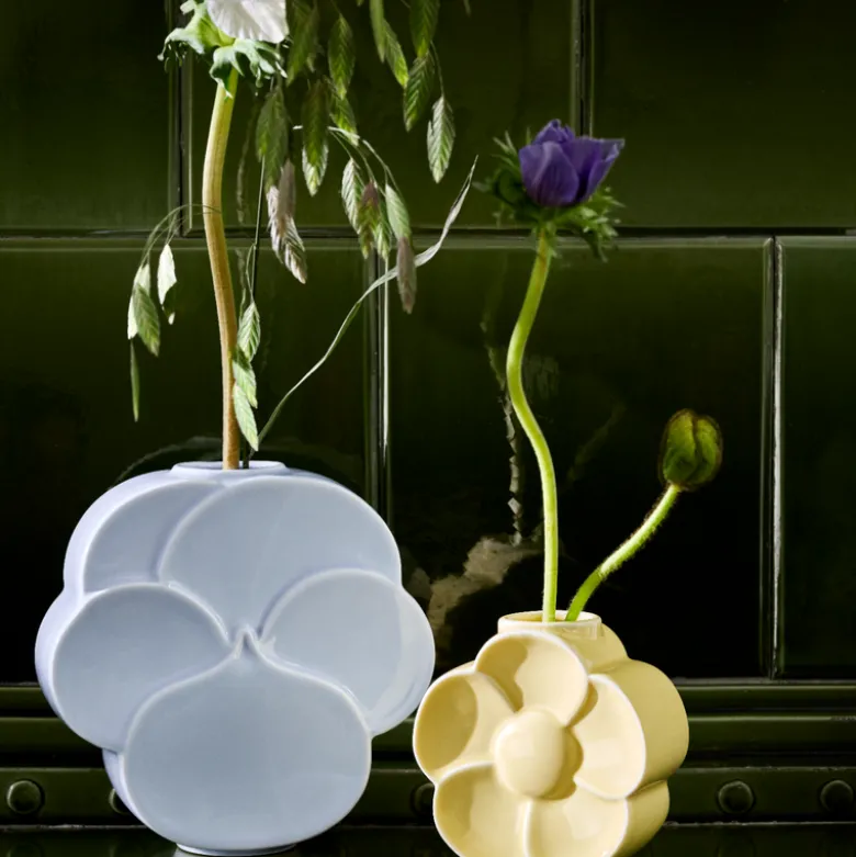 Lyngby Porcelæn Flower smørblomst vase sand H 11,5 cm