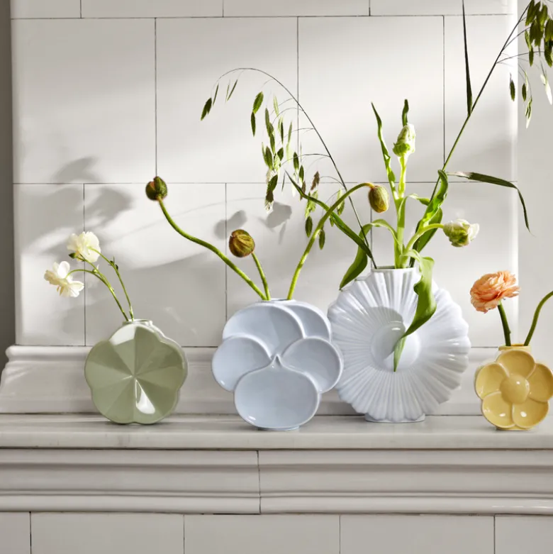 Lyngby Porcelæn Flower stedmoderblomst vase lyseblå H 17 cm