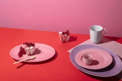 Lyngby Porcelæn Rhombe Color fad rosa 28,5 cm