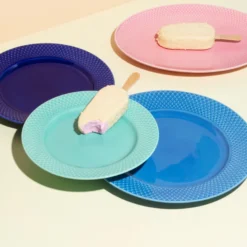 Lyngby Porcelæn Rhombe Color flad tallerken mørk blå 23 cm