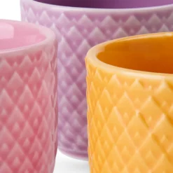 Lyngby Porcelæn Rhombe Color æggebæger 3 stk. gul/rosa/lilla Ø 5 cm