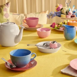 Lyngby Porcelæn Rhombe Color æggebæger rosa