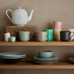 Lyngby Porcelæn Rhombe Earth krus med hank 39 cl slate