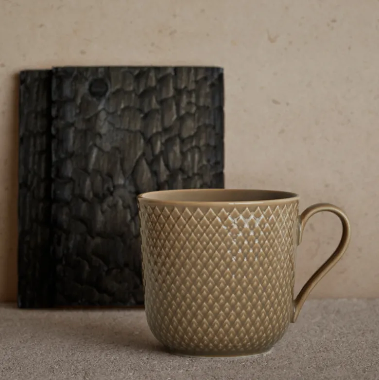 Lyngby Porcelæn Rhombe Earth krus med hank 39 cl clay