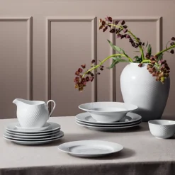 Lyngby Porcelæn Rhombe flad tallerken hvid 23 cm