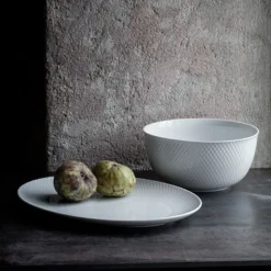 Lyngby Porcelæn Rhombe serveringsskål hvid 22 cm