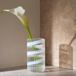 Lyngby Porcelæn Swirl vase hvid H 20,5 cm