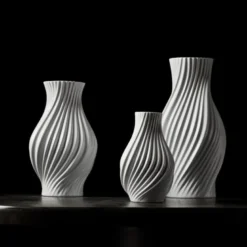 Lyngby Porcelæn Twist vase hvid H 18 cm