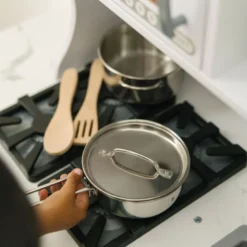 Melissa & Doug køkkenlegetøj grydesæt rustfrit stål 8 dele