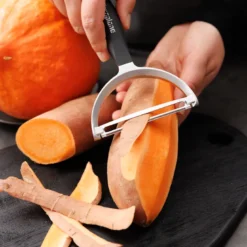 Microplane Professional XL skrællekniv sort