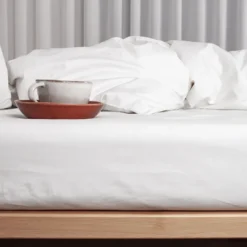 Night & Day Perscale boxlagen hvid 180x200x30 cm