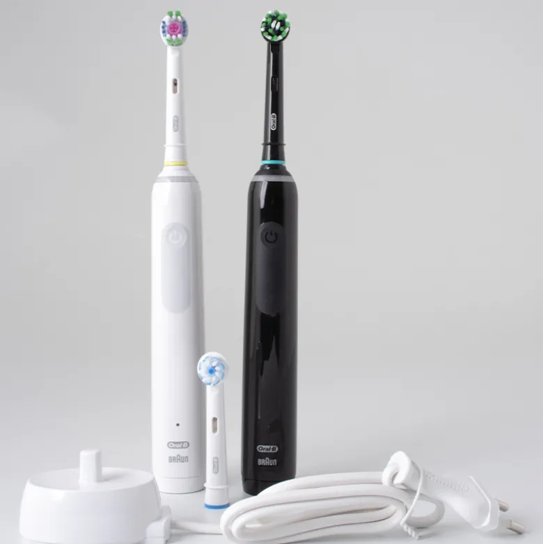 Oral-B Pro gavesæt med to tandbørster 3 3900 Duo black/white