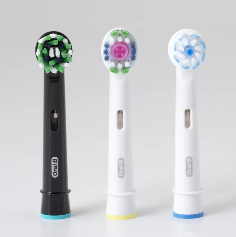 Oral-B Pro gavesæt med to tandbørster 3 3900 Duo black/white