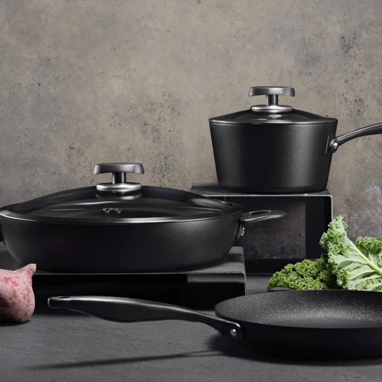 Scanpan Pro SB+ Induction kasserolle med låg sort non-stick 1.8 liter