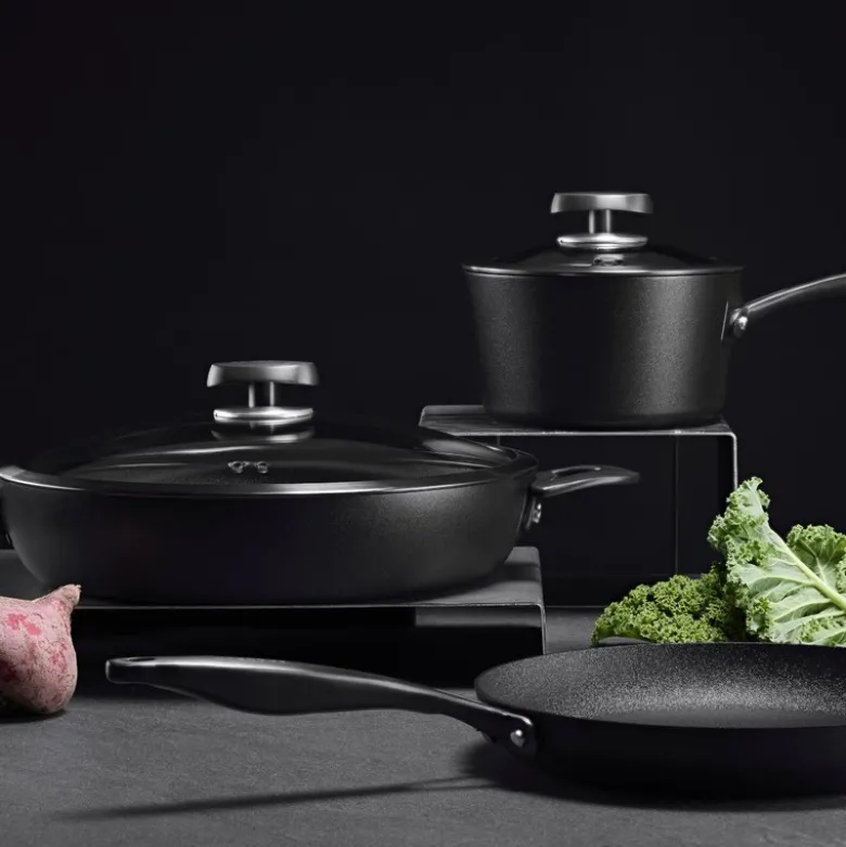 Scanpan Pro SB+ Induction kasserolle med låg sort non-stick 1.8 liter
