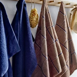 Södahl Comfort Organic håndklæde navy blue 70x140 cm