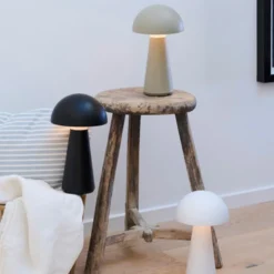 Sirius Sam genopladelig lampe sort 28 cm