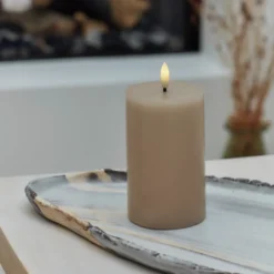 Sirius Sille LED bloklys karamel Ø 7,5 cm H 12,5 cm