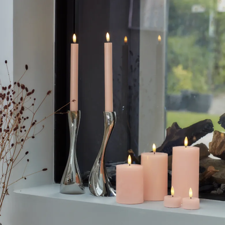 Sirius Sille LED kronelys lyserød Ø 2 cm H 25 cm 2 stk.