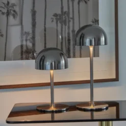 Sirius Tim genopladelig bodlampe chrome H 22 cm