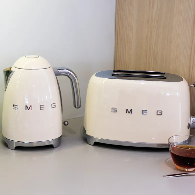 Smeg TSF01CREU brødrister creme 2 skiver 950 watt