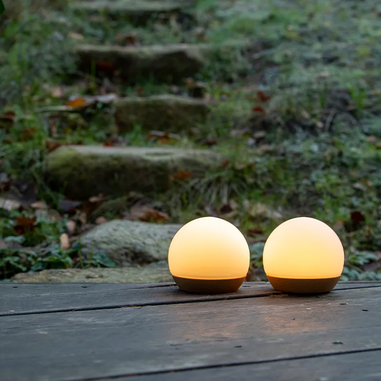 Spring Copenhagen Snowball genopladelig lampe Ø 11 cm