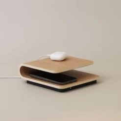Stelton Ro trådløs oplader egetræ