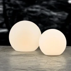 Villa Collection Maane LED lampe m. solar hvid 25x23 cm