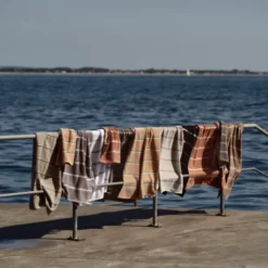 Zone Sauna håndklæde sand/blå/grøn 70x140 cm