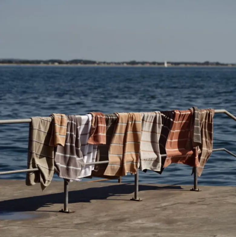 Zone Sauna håndklæde sand/blå/grøn 70x140 cm